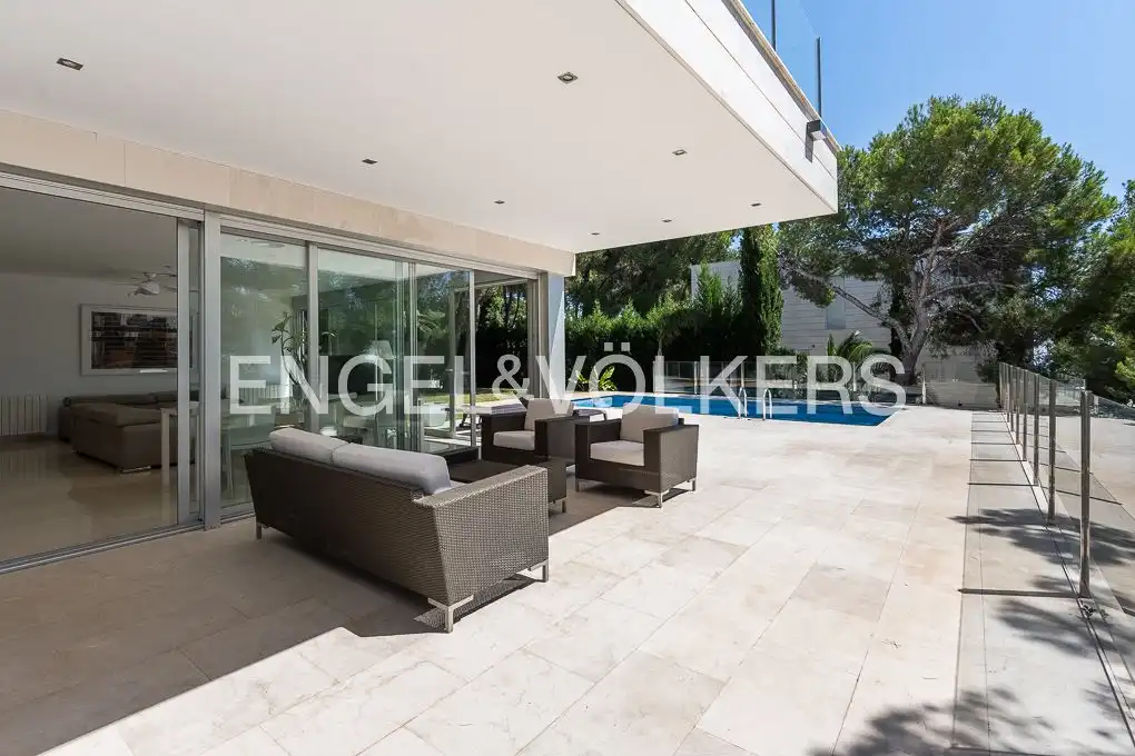 Terraza de Casa o chalet de alquiler en Chiva con Aire acondicionado, Calefacción y Jardín privado