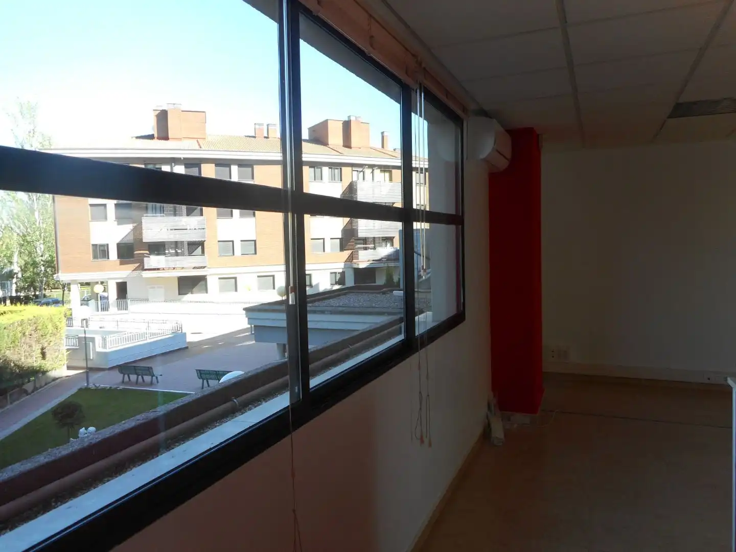 Schlafzimmer von Büro zur Miete in Valladolid mit Klimaanlage, Heizung und Internet