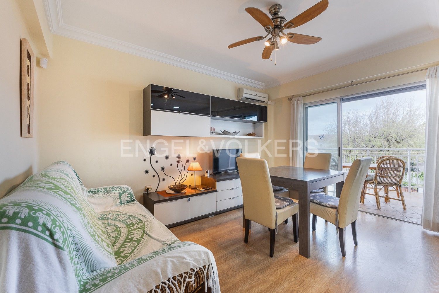 Living room of Apartment for sale in Dénia  with Air Conditioner, Heating and Balcony