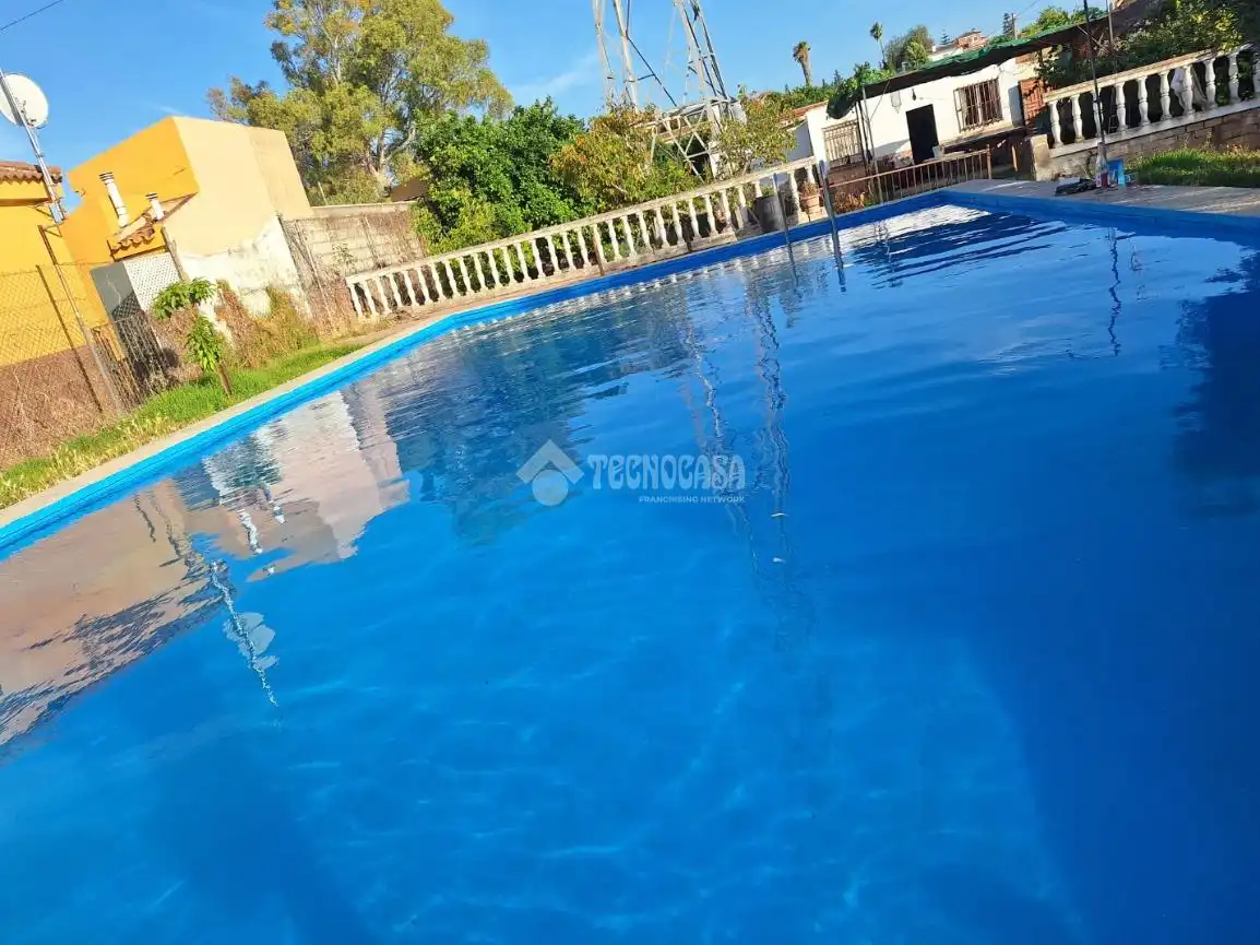 Piscina de Finca rústica en venta en Dos Hermanas