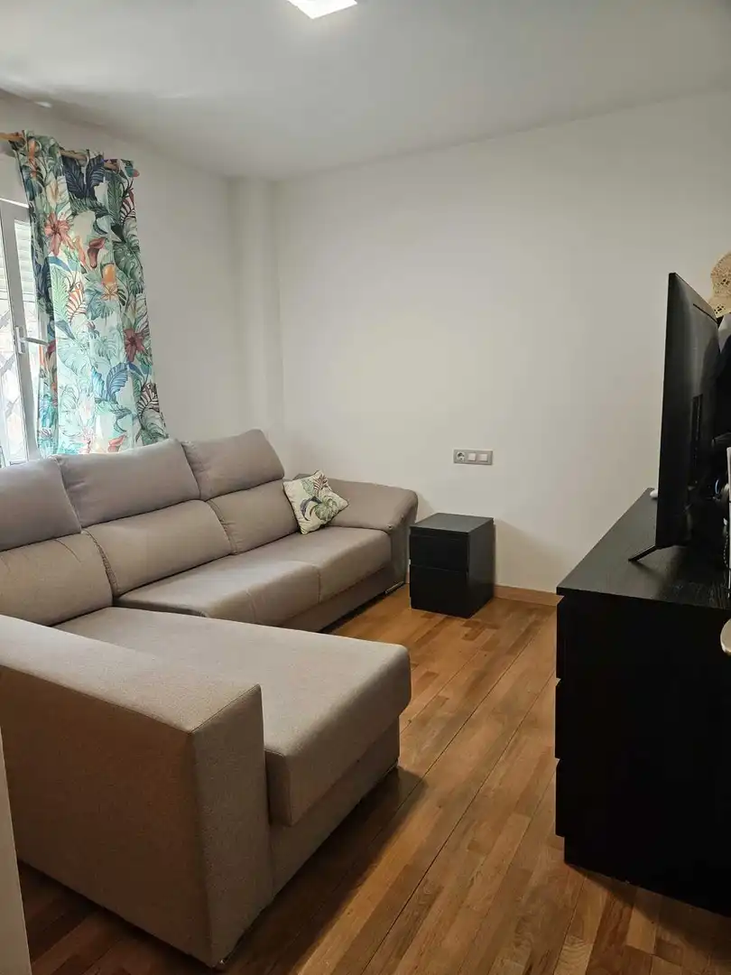 Wohnzimmer von Erdgeschoss zum Verkauf in Estepona mit Privatgarten, Terrasse und Schwimmbad