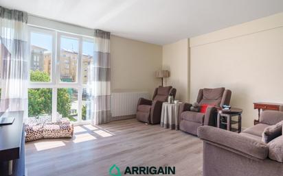 Living room of Flat for sale in Donostia - San Sebastián   with Air Conditioner, Heating and Storage room