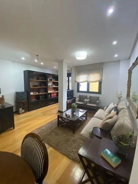 Sala de estar de Piso en venta en Oviedo  con Calefacción