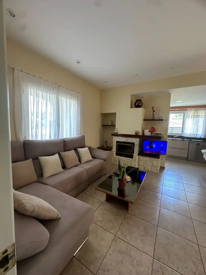 Sala de estar de Casa o chalet en venta en Montornès del Vallès con Aire acondicionado, Calefacción y Jardín privado
