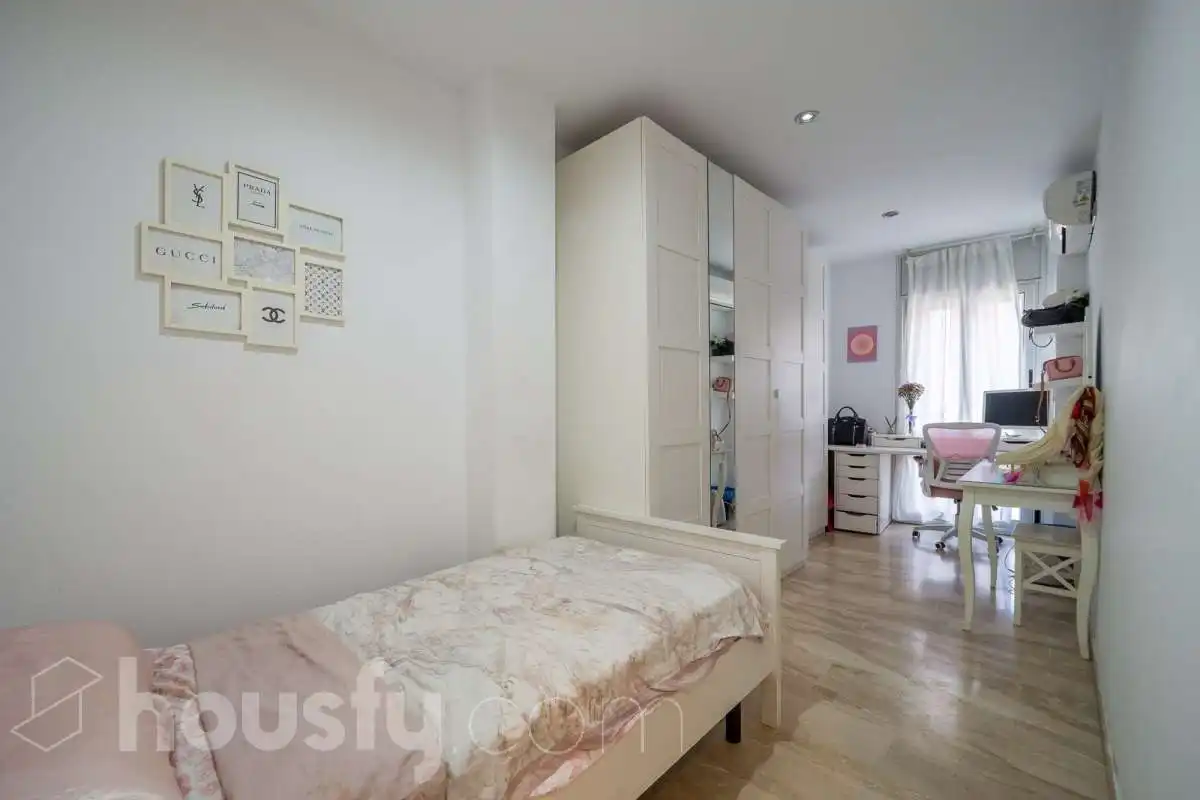 Habitación de Dúplex en venta en Badalona con Terraza