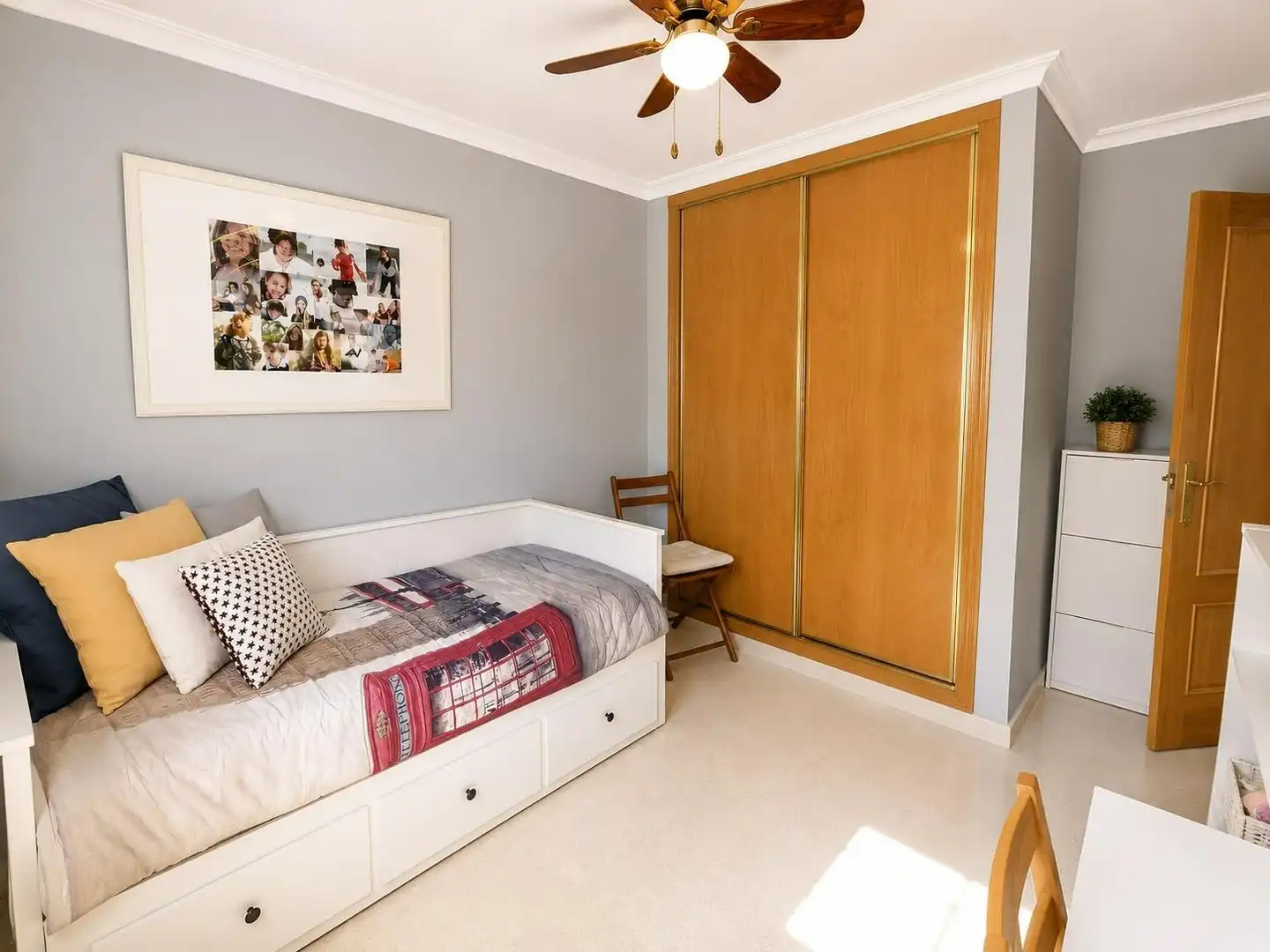 Bedroom of Flat for sale in Málaga  with Air Conditioner, Terrace and Storage room