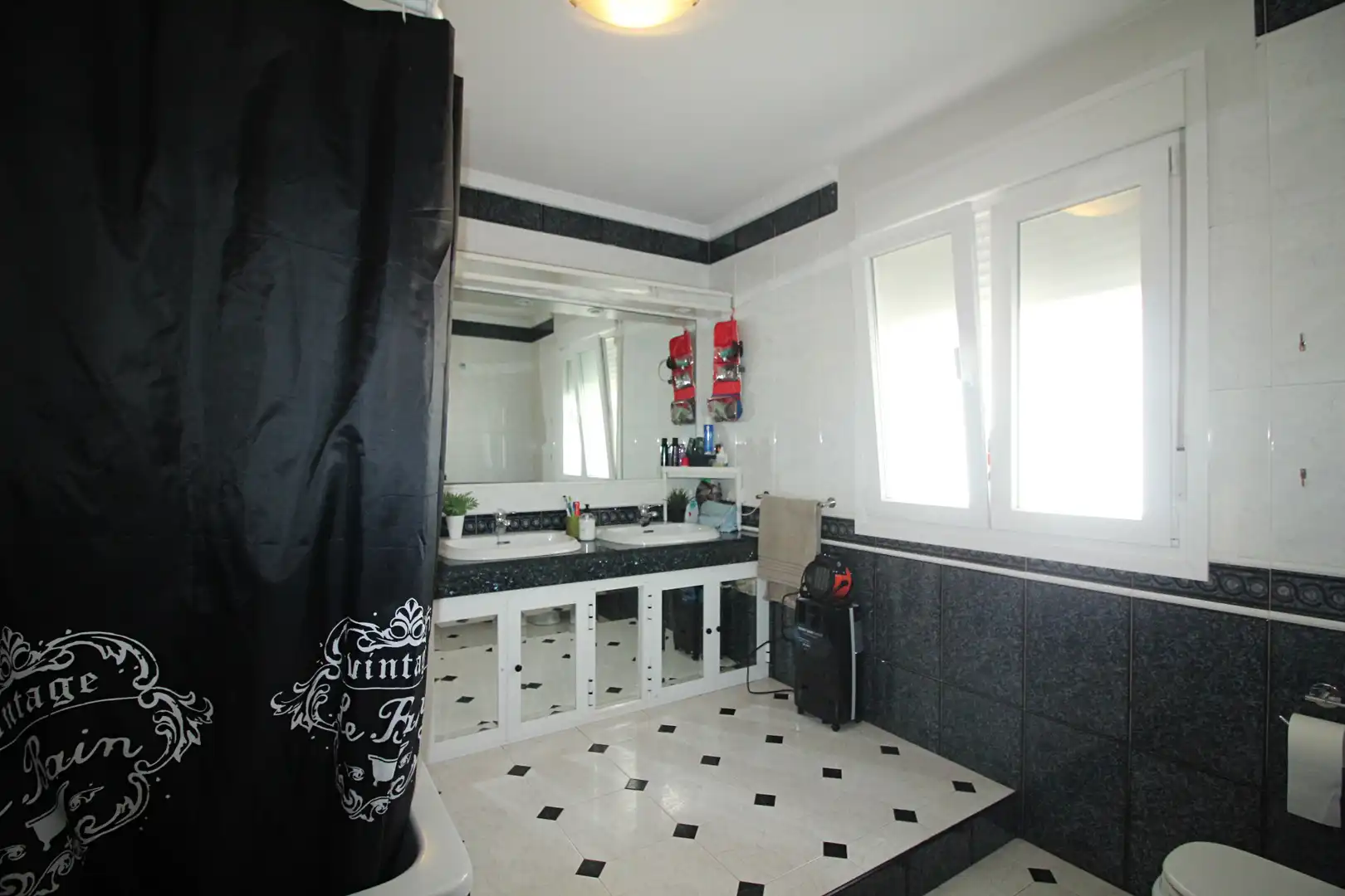 Badezimmer von Einfamilien-Reihenhaus zum Verkauf in Aljaraque