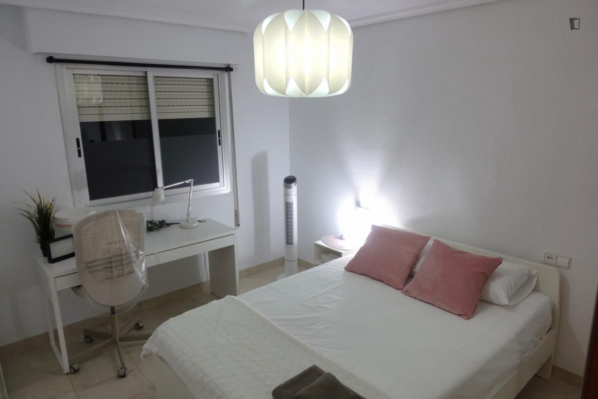 Bedroom of Apartments for share in  Valencia Capital  with Heating, Furnished and Oven