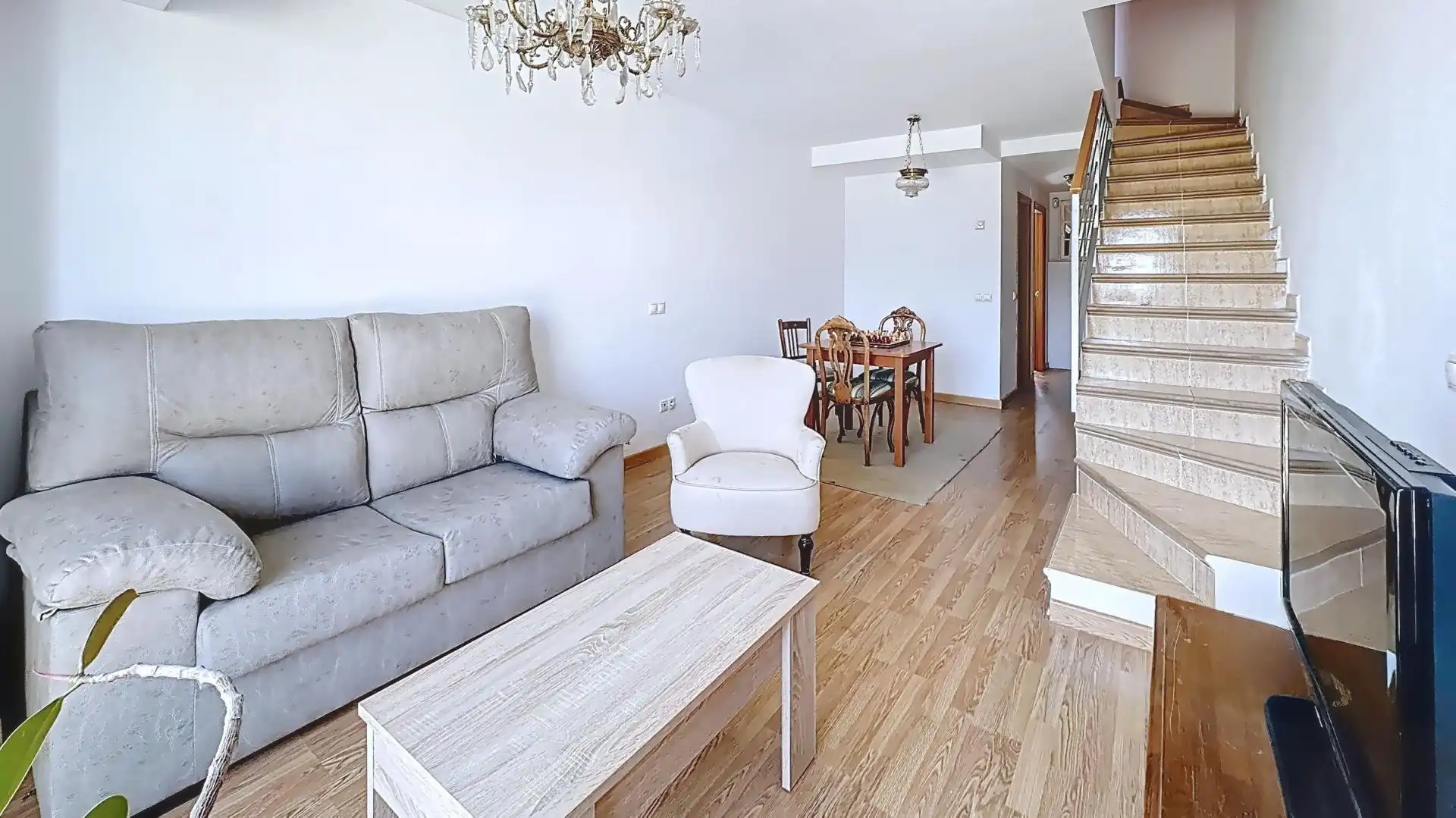 Sala d'estar de Dúplex en venda en Guadalajara amb Aire condicionat, Calefacció i Terrassa
