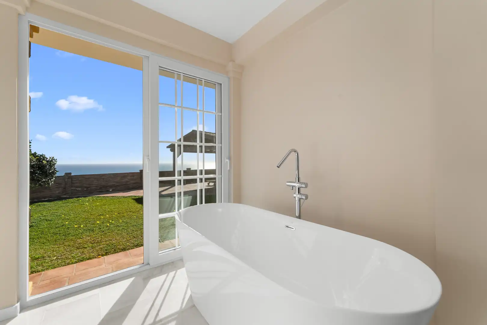 Bathroom of Houses for sale in Benalmádena  with Air Conditioner, Heating and Private garden