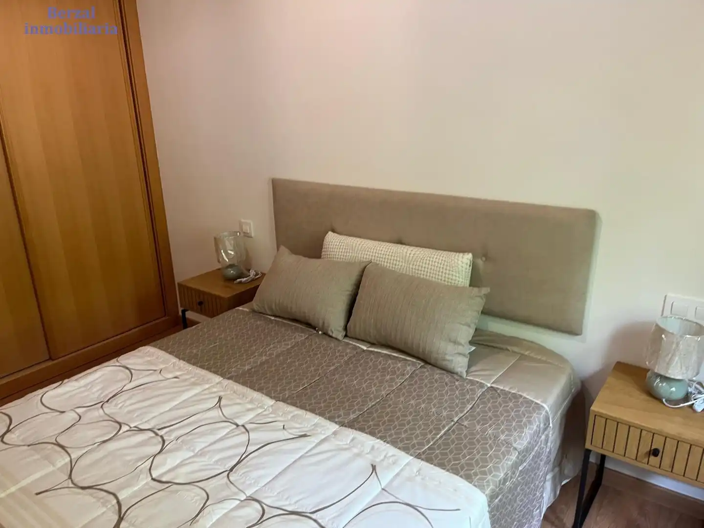 Schlafzimmer von Erdgeschoss zum Verkauf in Lardero mit Heizung, Privatgarten und Gemeinschaftspool