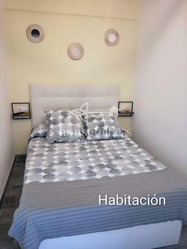 Habitación de Apartamento en venta en Valdoviño con Calefacción y Amueblado