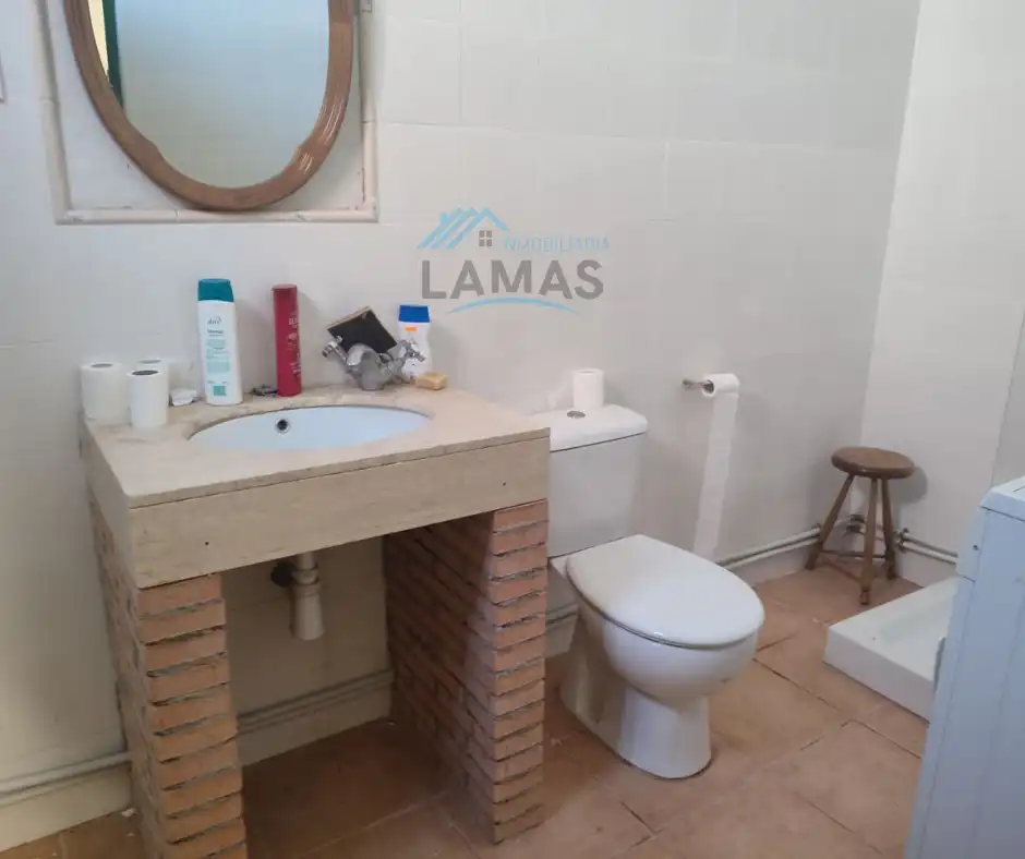 Bathroom of Commercial properties for sale in Valdelacasa de Tajo  with Heating and Furnished
