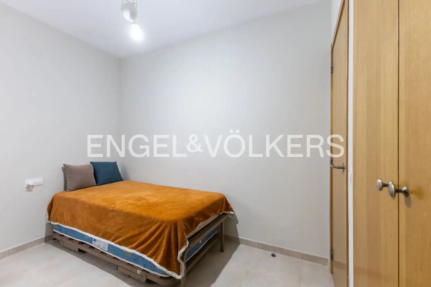 Piso en venta en Piles con Calefacción, Trastero y Amueblado