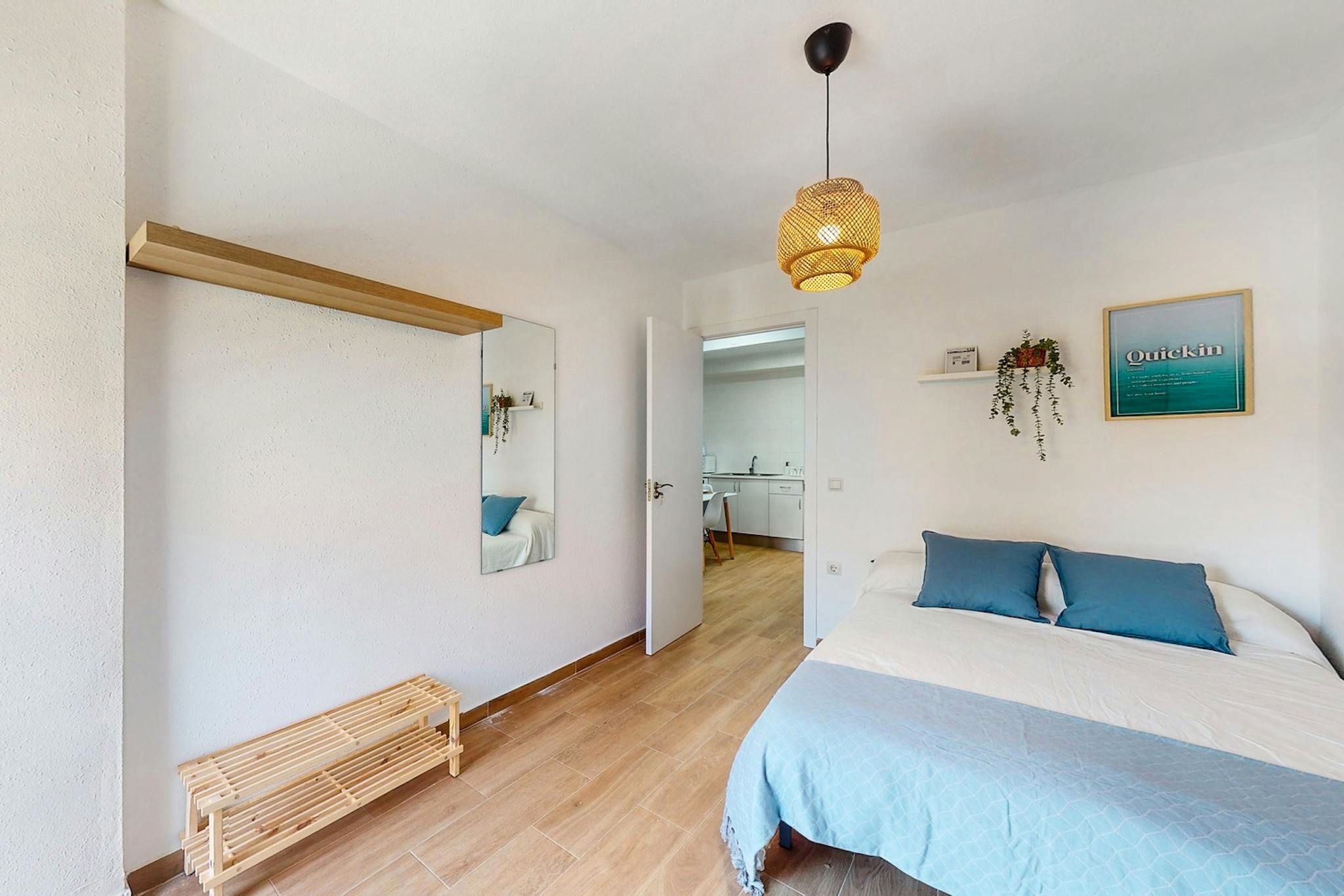 Bedroom of Flat to share in  Valencia Capital  with Furnished, Washing machine and TV