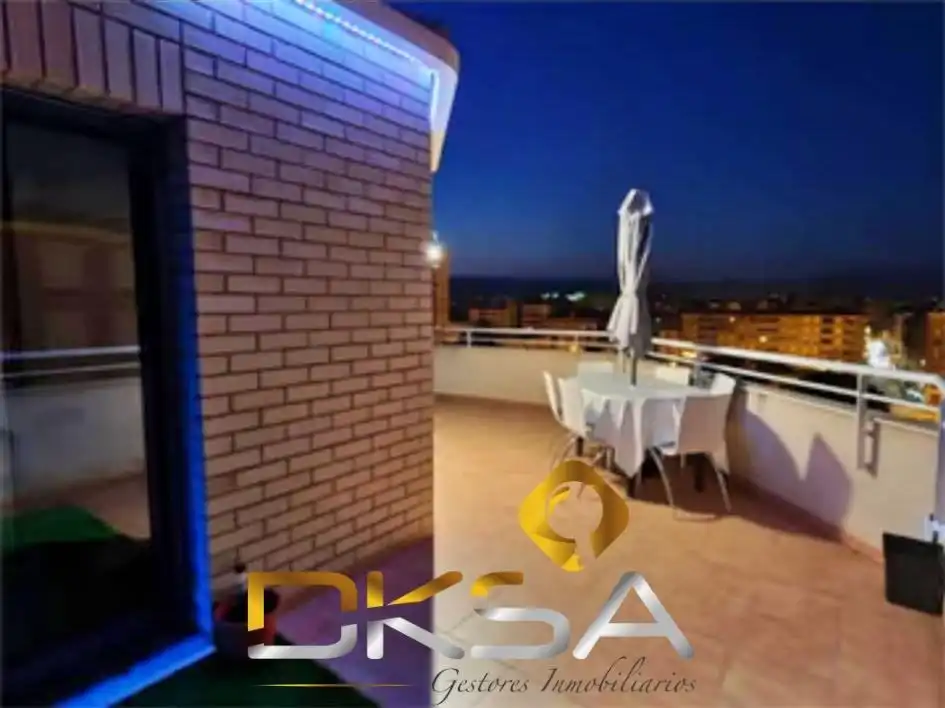 Ático con terraza en venta en Calle CANTO DE CASTALIA, imagen 2