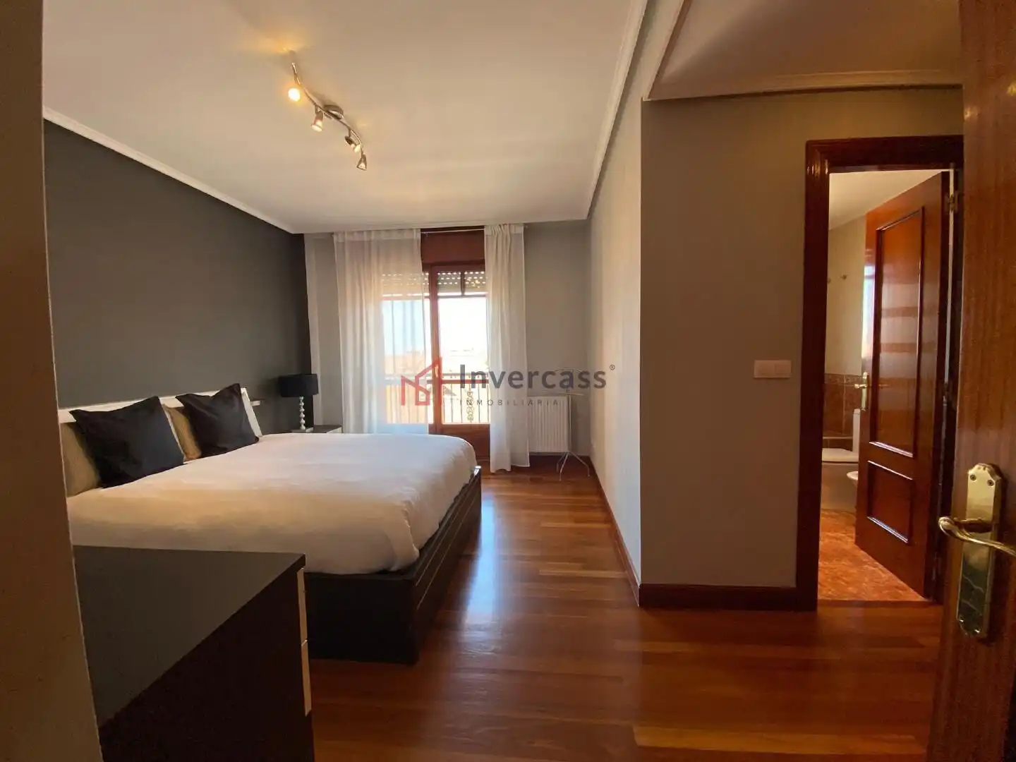 Habitación de Casa adosada en venta en Castro-Urdiales