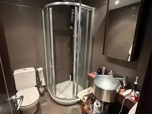Bathroom of Apartments for rent in Madrid  with Air Conditioner, Heating and Parquet flooring