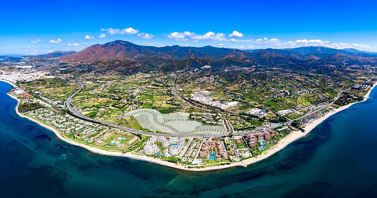 Vista exterior de Apartamento en venta en Estepona con Aire acondicionado, Jardín privado y Terraza