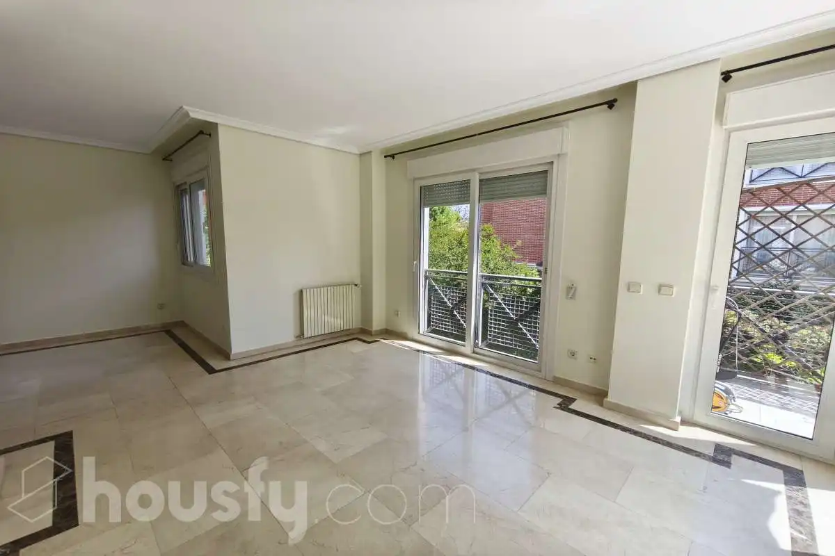 Sala de estar de Piso de alquiler en Madrid con Aire acondicionado, Calefacción y Terraza