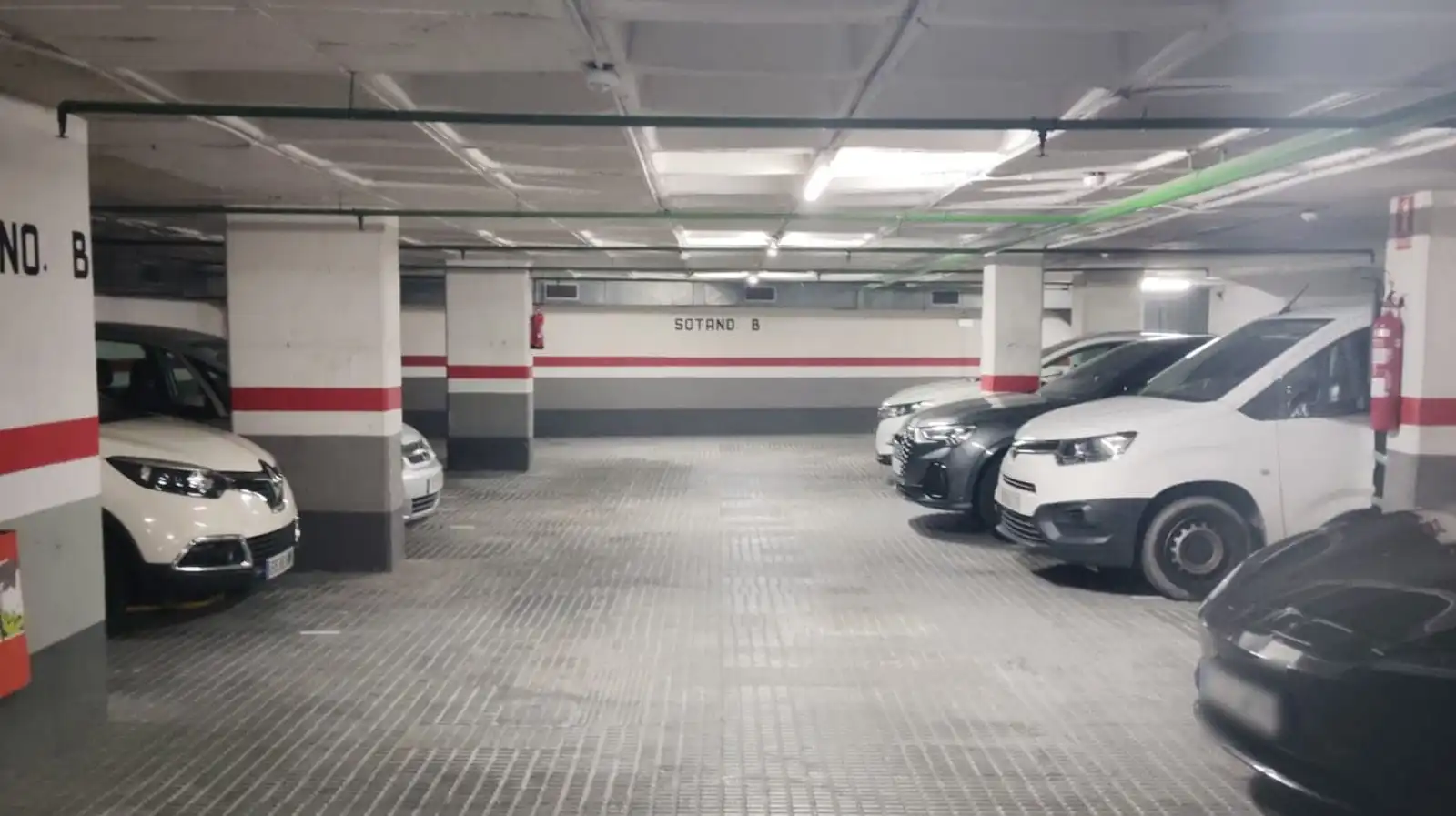 Parkplatz von Garage zur Miete in Eixample
