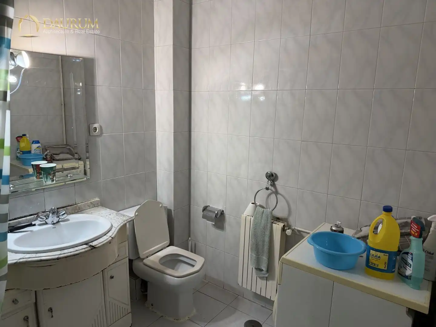 Bathroom of Flat for sale in Madrid  with Air Conditioner, Heating and Terrace