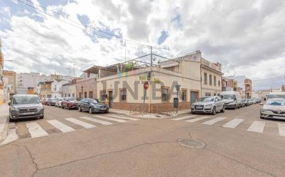 Vista exterior de Casa o xalet en venda en Badajoz Capital amb Aire condicionat i Terrassa