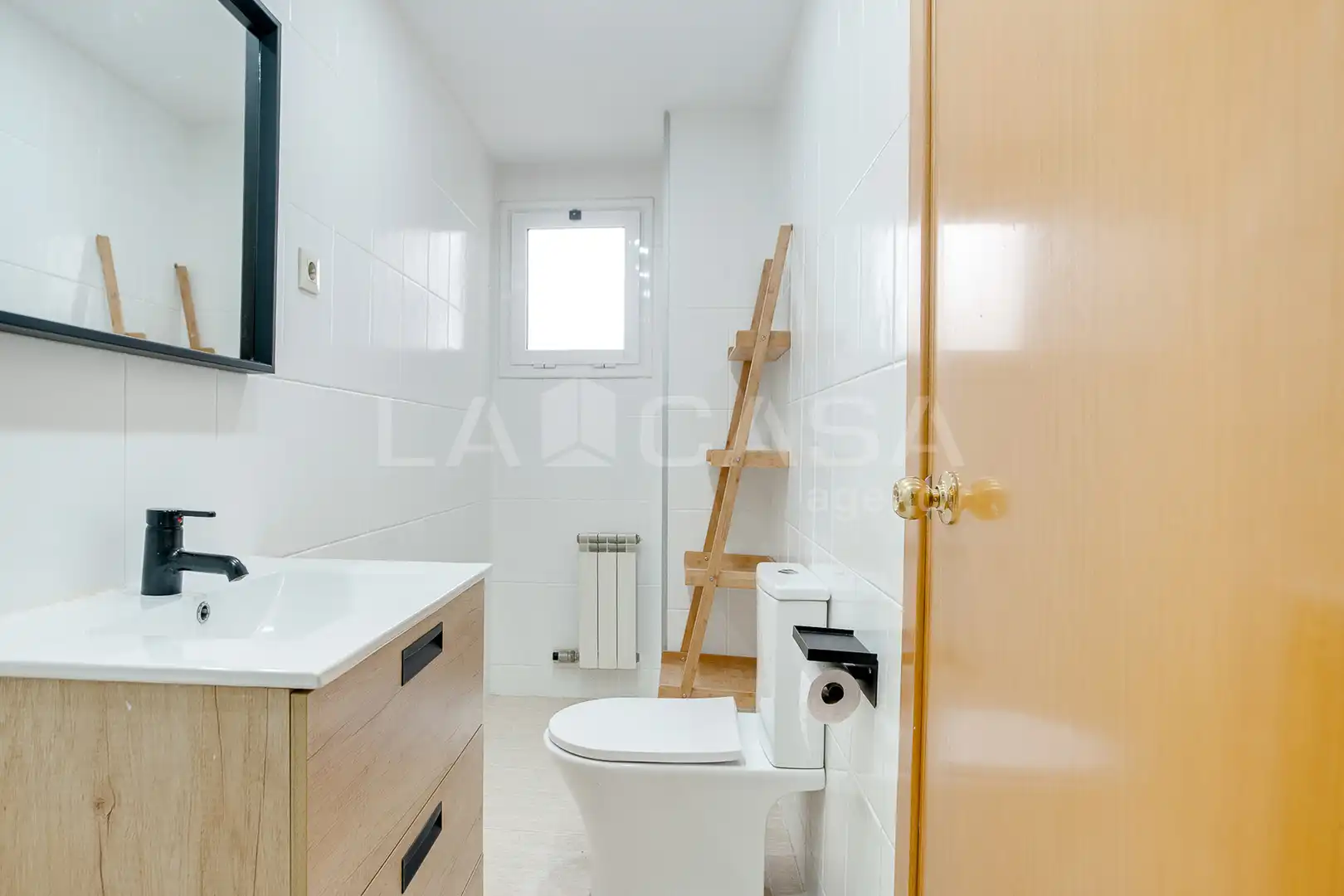 Badezimmer von Wohnung zum Verkauf in Mollet del Vallès mit Klimaanlage, Heizung und Balkon