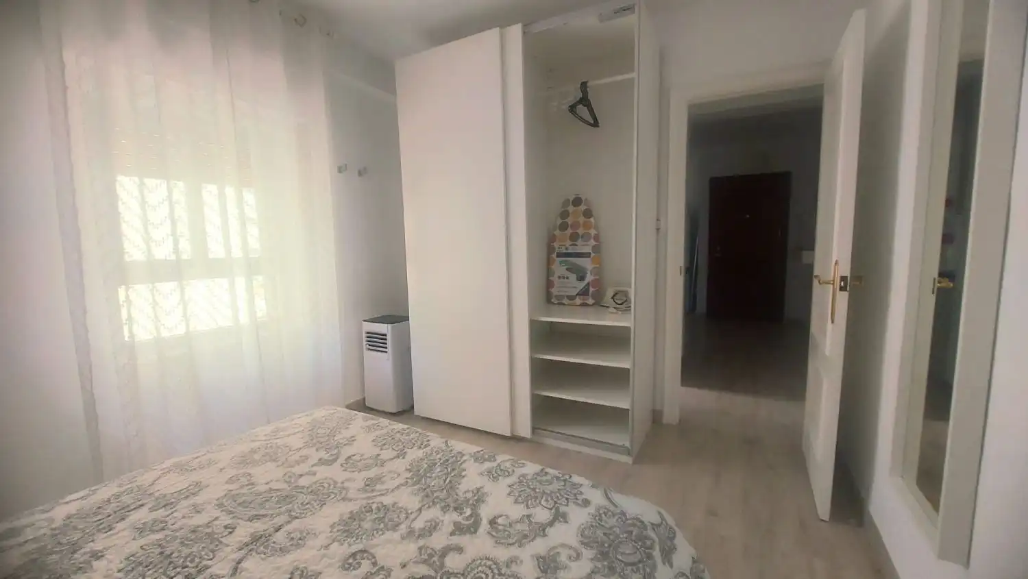 Habitación de Apartamento de alquiler en Jaén con Calefacción y Amueblado