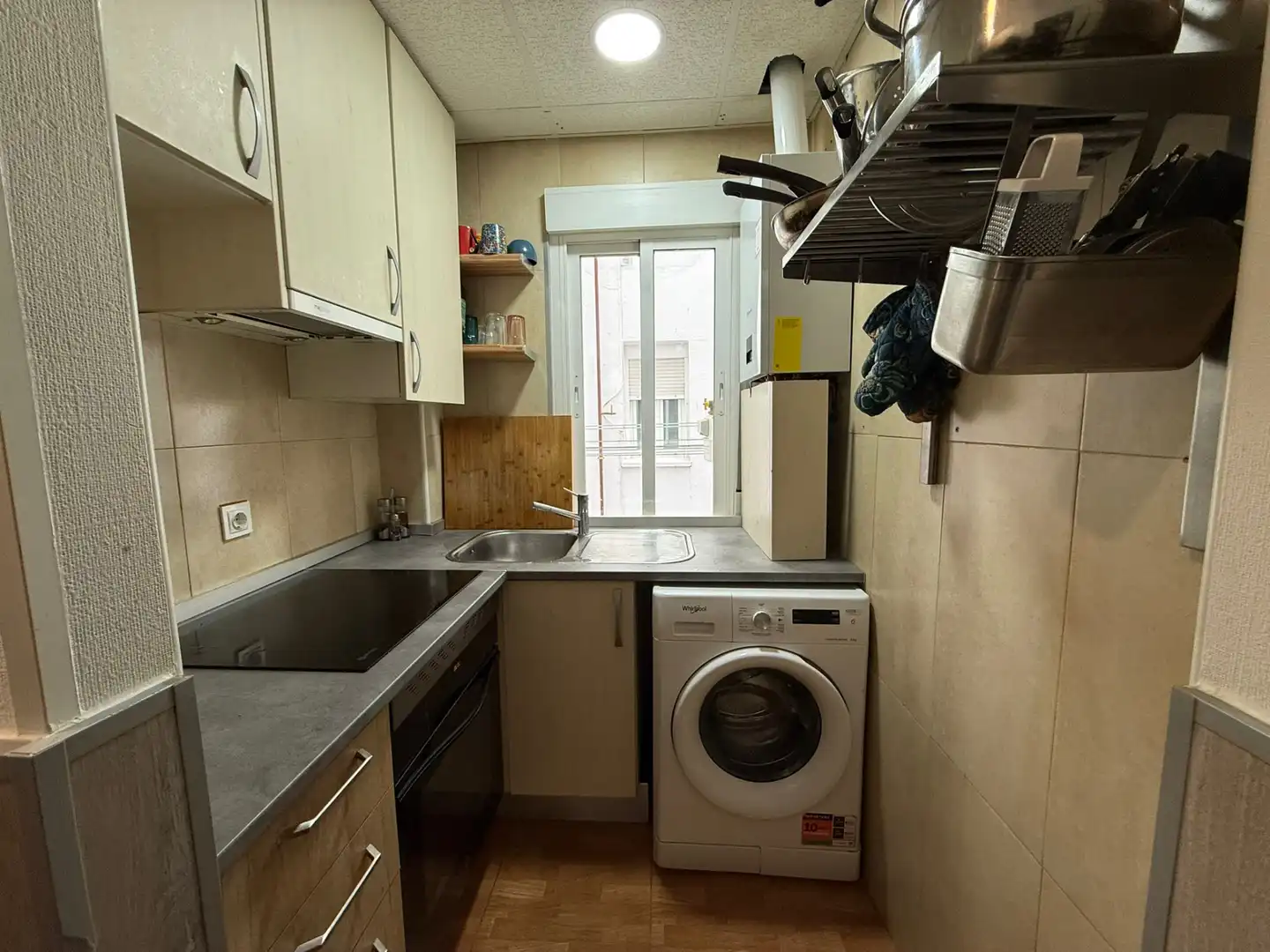 Küche von Wohnung zum Verkauf in Madrid mit Heizung, Terrasse und Abstellraum