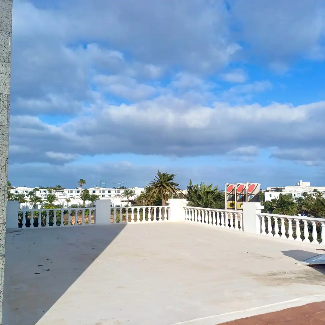 Außenansicht von Geschaftsraum zur Miete in Teguise mit Terrasse