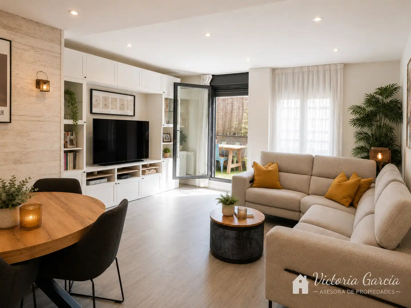 Living room of Ground floor for sale in Paracuellos de Jarama  with Air Conditioner, Heating and Storage room