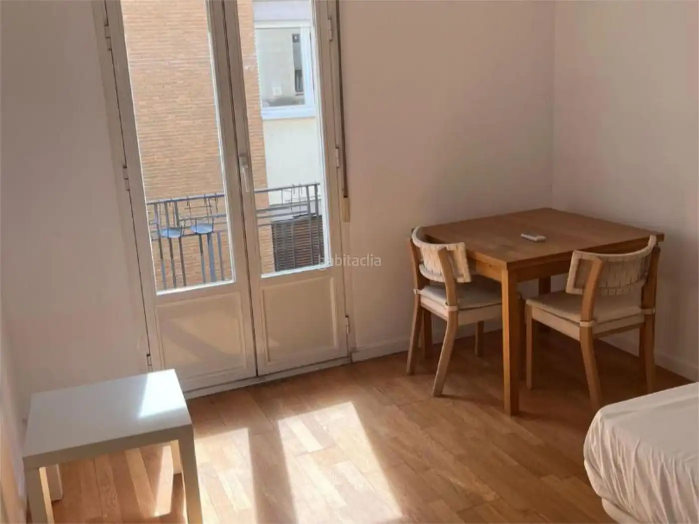 Estudio en alquiler en Calle de Donoso Cortés 5