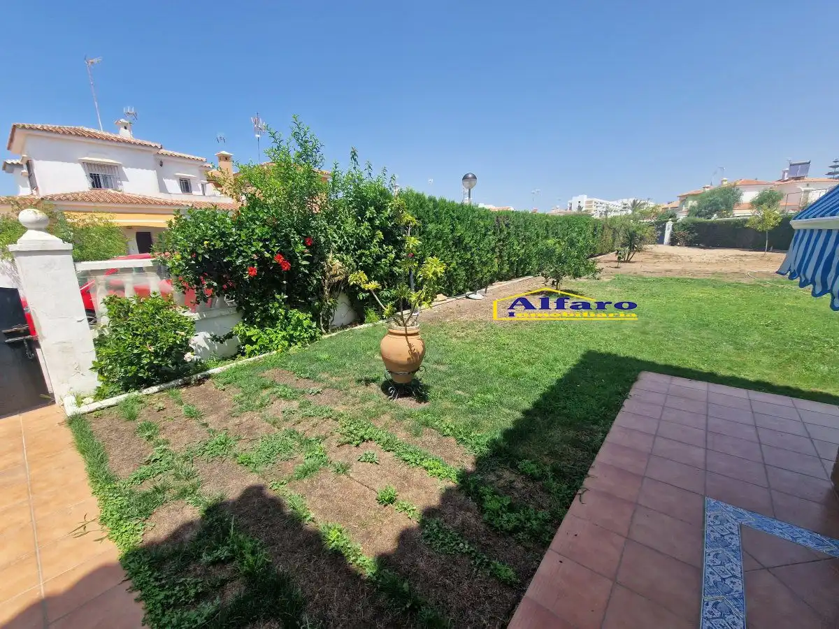 Jardí de Casa o xalet en venda en Almonte amb Jardí privat, Terrassa i Traster