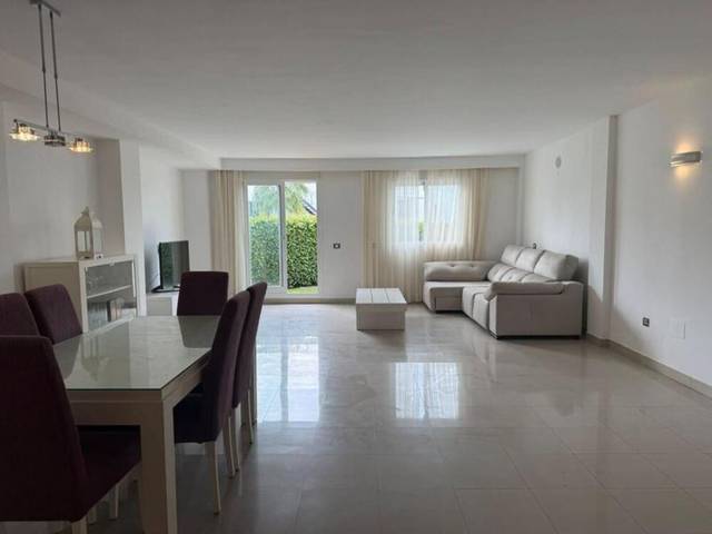 Casa adosada en Venta en Paraiso - Barronal