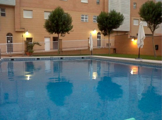 Piscina de Dúplex en venta en  Jaén Capital con Calefacción, Amueblado y Balcón