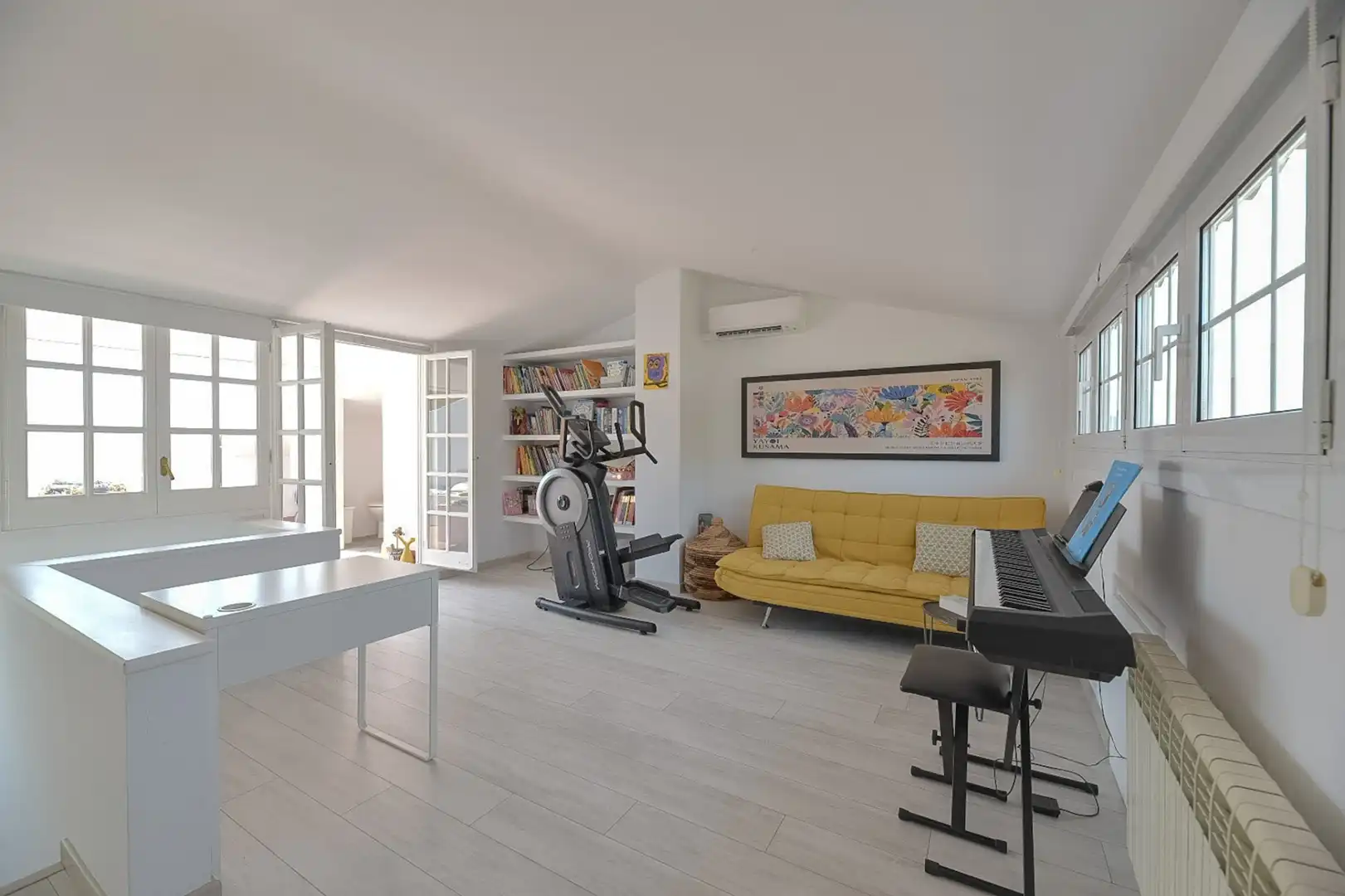 Sala d'estar de Dúplex en venda en Sant Pere de Ribes amb Aire condicionat, Calefacció i Parquet