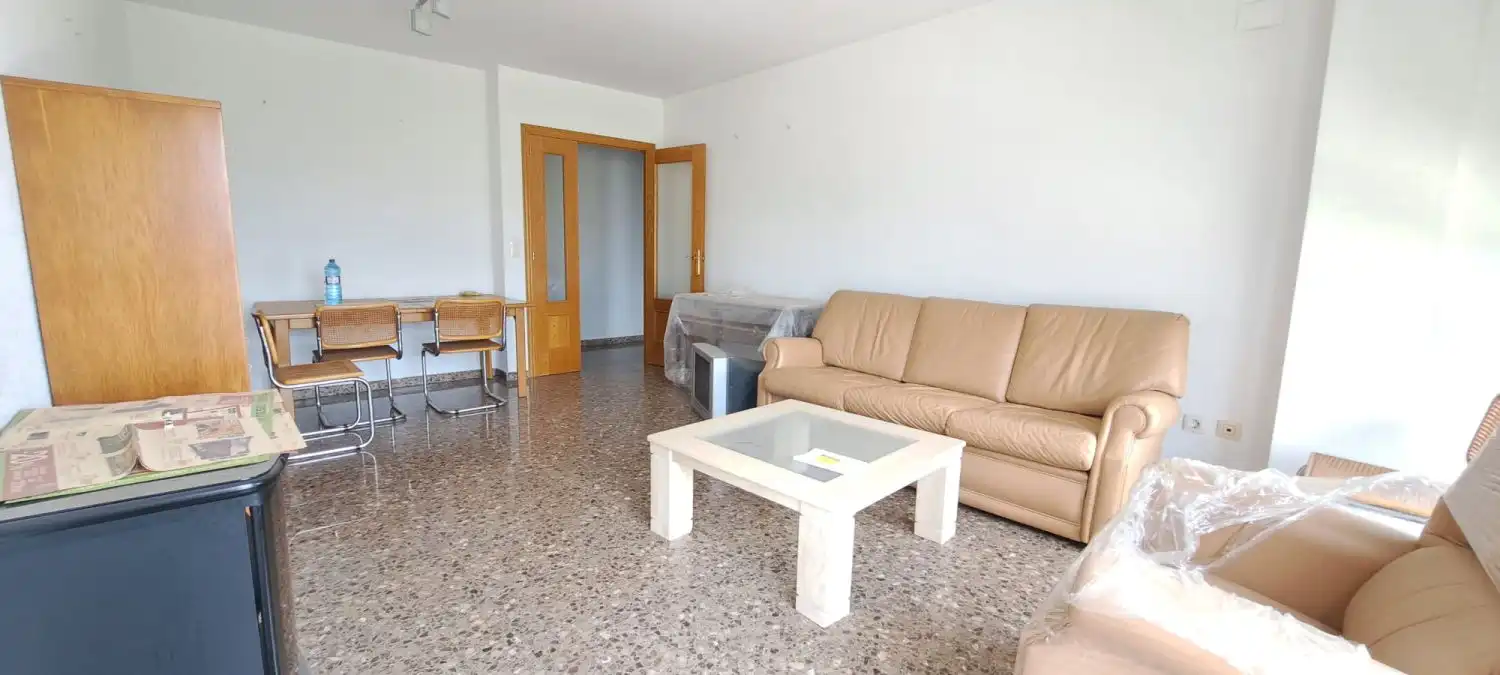 Sala de estar de Piso en venta en Castellón de la Plana / Castelló de la Plana con Aire acondicionado, Trastero y Balcón