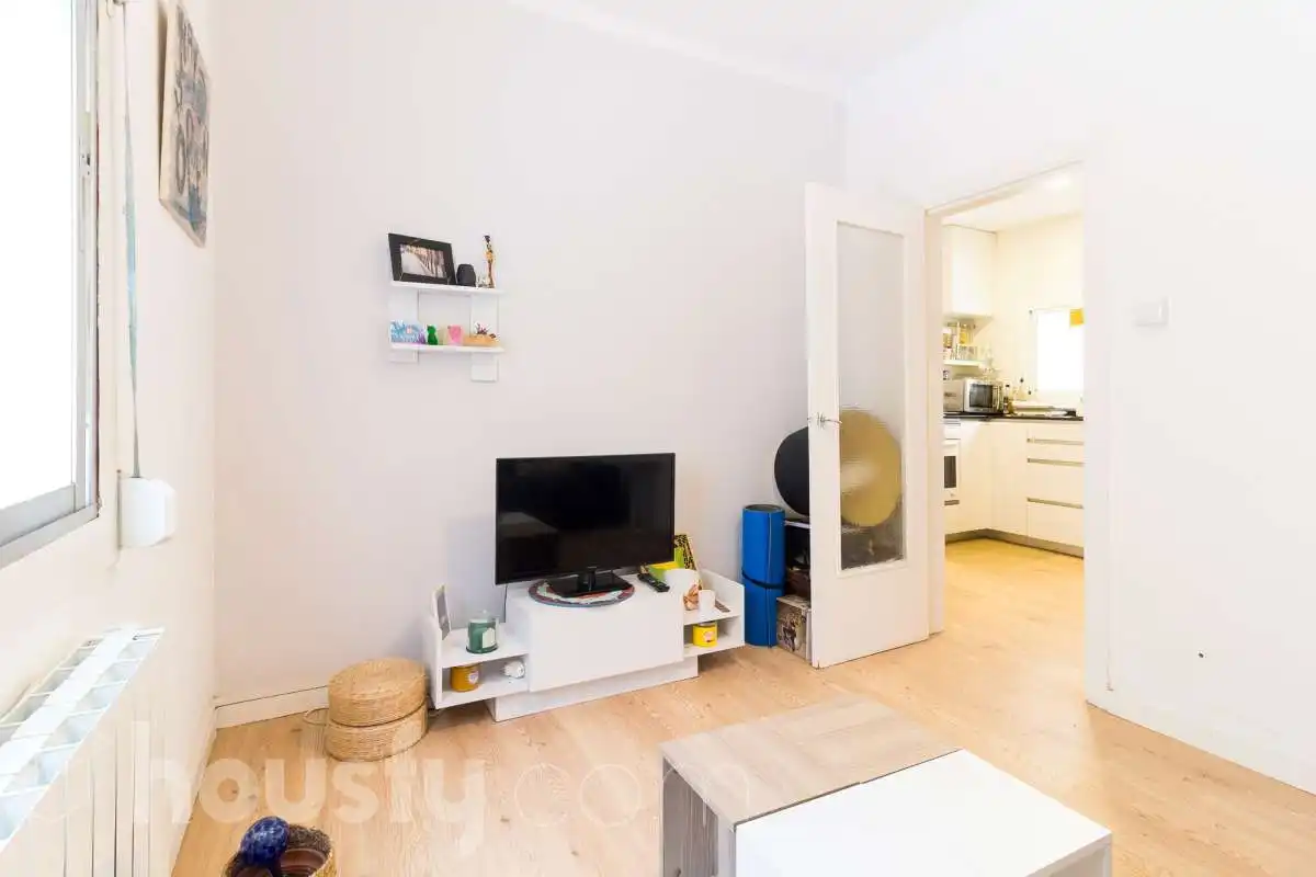 Wohnzimmer von Erdgeschoss zum Verkauf in Barcelona mit Heizung, Parkett und Terrasse