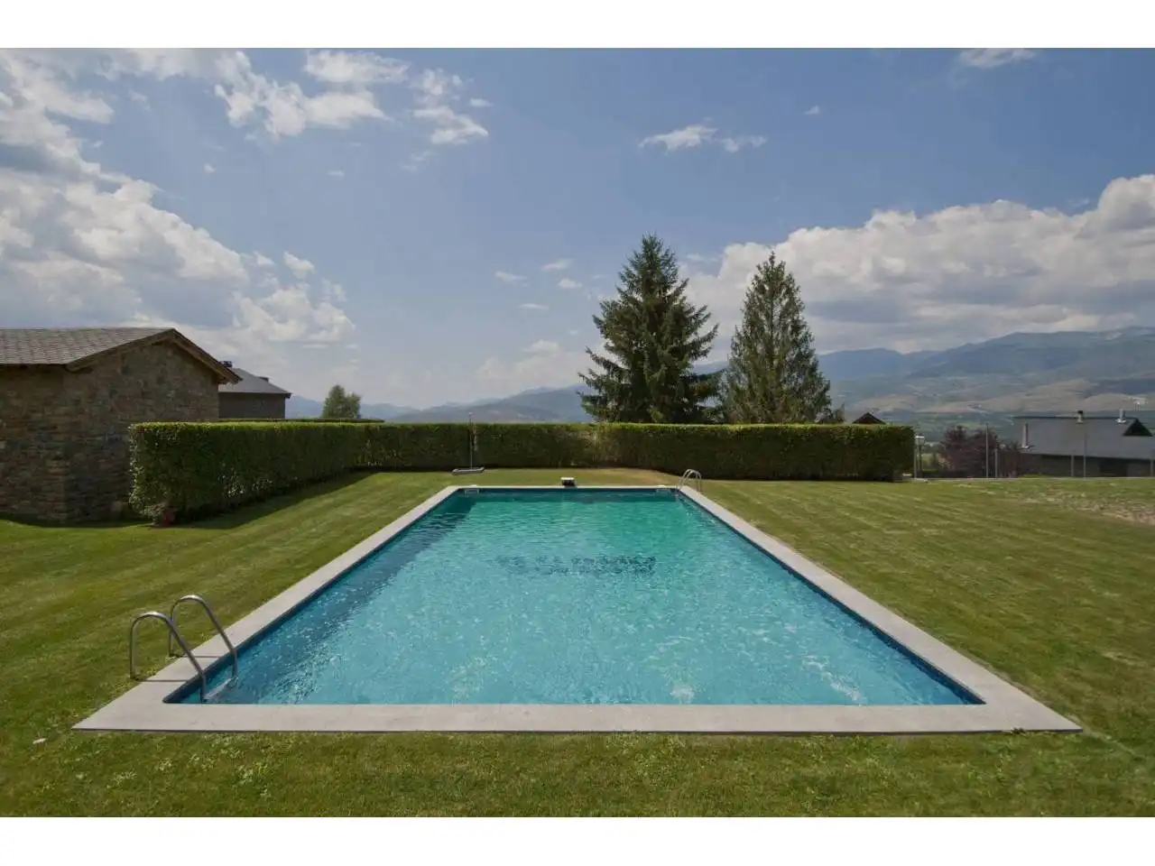 Houses for rent in Calle ESCOMELLES, Fontanals de Cerdanya