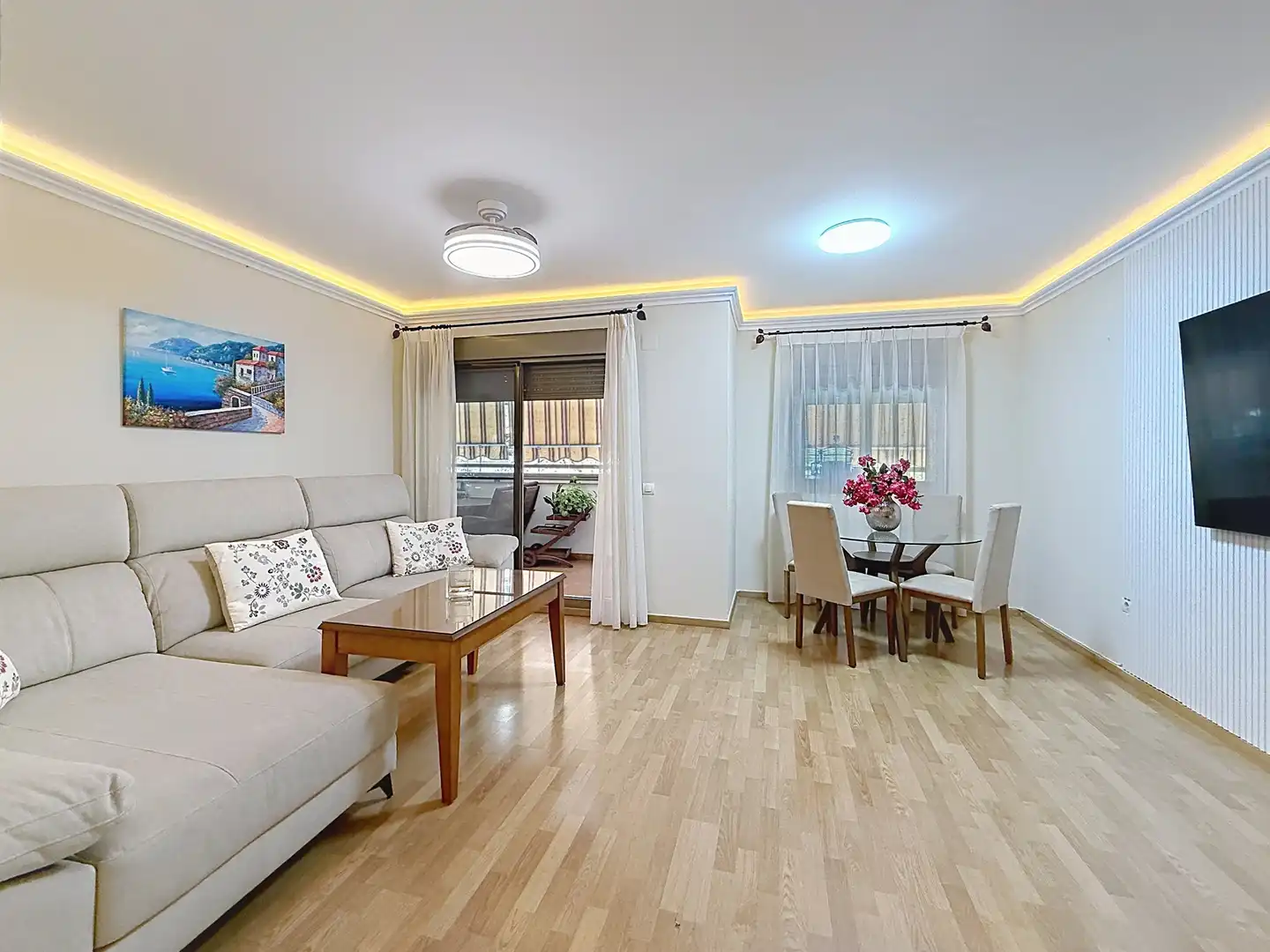 Living room of Flat for sale in Málaga  with Air Conditioner, Terrace and Oven