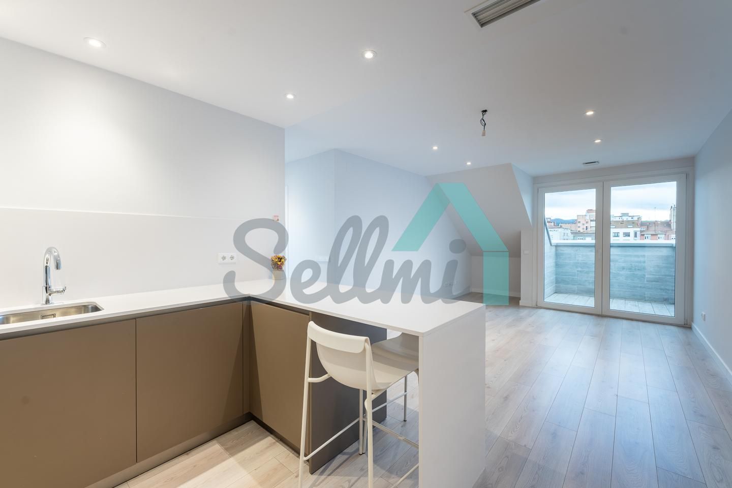 Kitchen of Attic to rent in Gijón   with Air Conditioner, Heating and Terrace