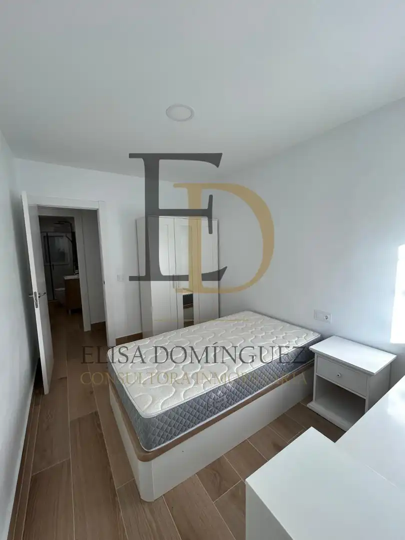 Schlafzimmer von Wohnung zur Miete in Salamanca mit Heizung, Möbliert und Balkon