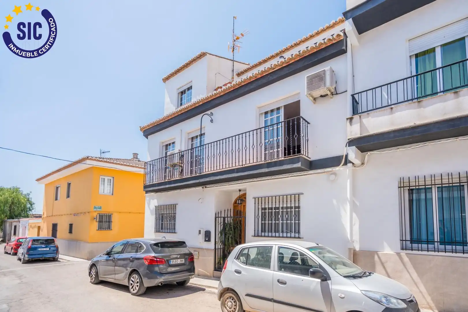 Vista exterior de Casa adosada en venda en Casinos amb Aire condicionat, Terrassa i Moblat