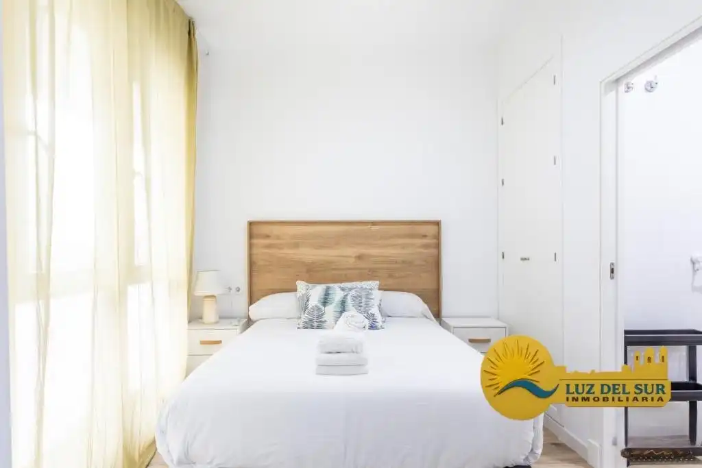 Habitación de Planta baja de alquiler en Cádiz con Aire acondicionado, Calefacción y Amueblado