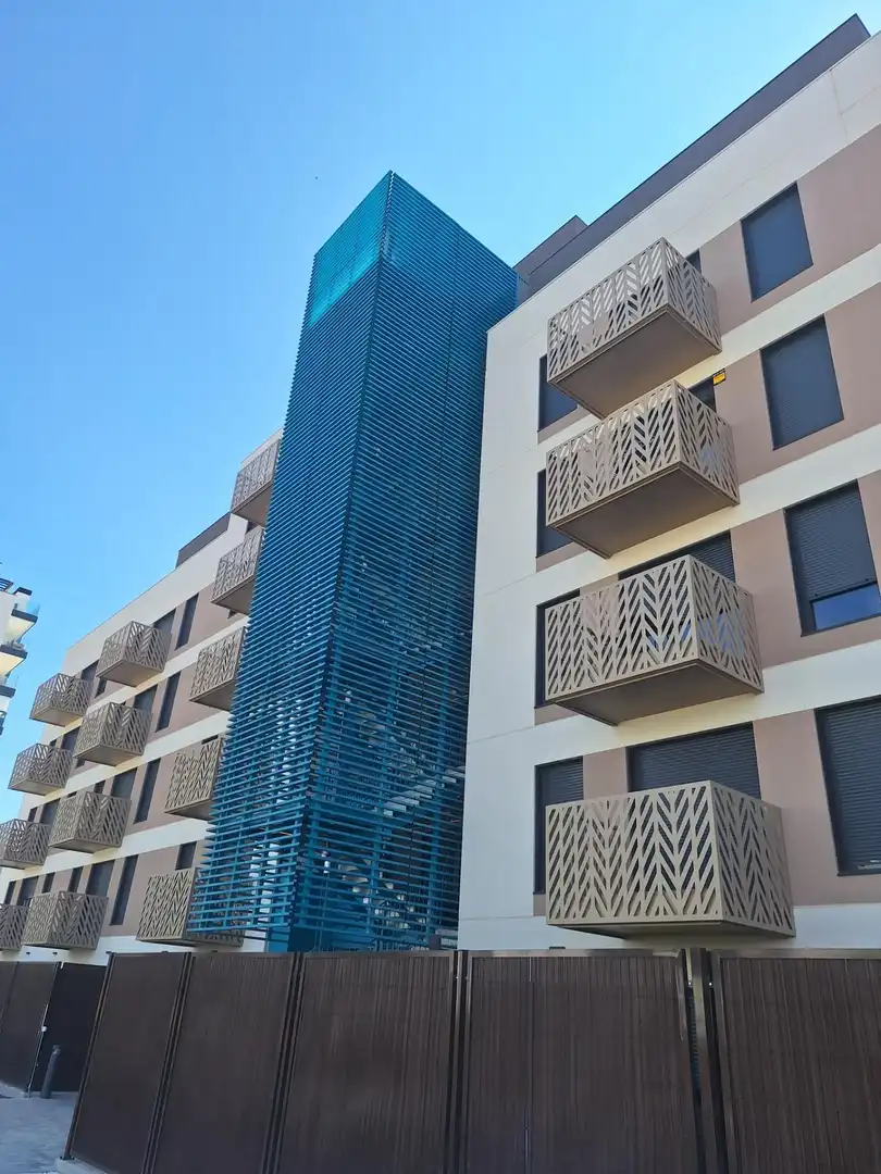 Vista exterior de Apartamento de alquiler en Alcalá de Henares con Aire acondicionado, Calefacción y Jardín privado
