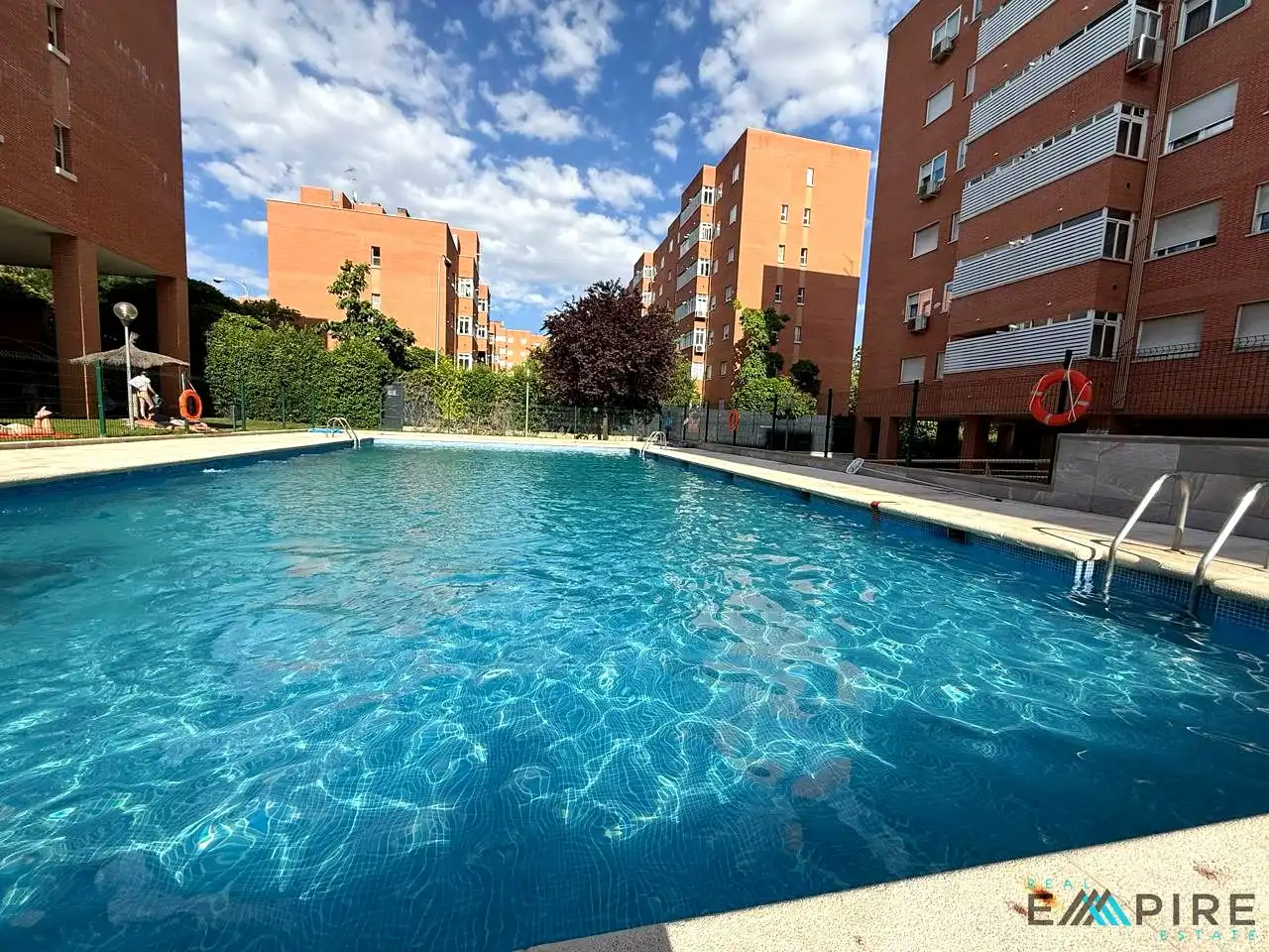 Piscina de Pis en venda en Madrid amb Calefacció, Traster i Piscina