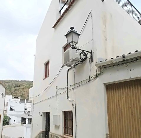 Vista exterior de Casa adosada en venda en Albondón