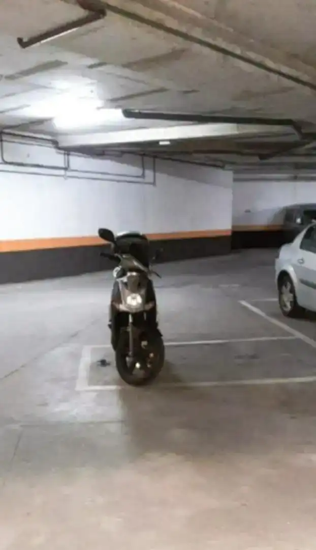 Parkplatz von Garage zur Miete in Centro