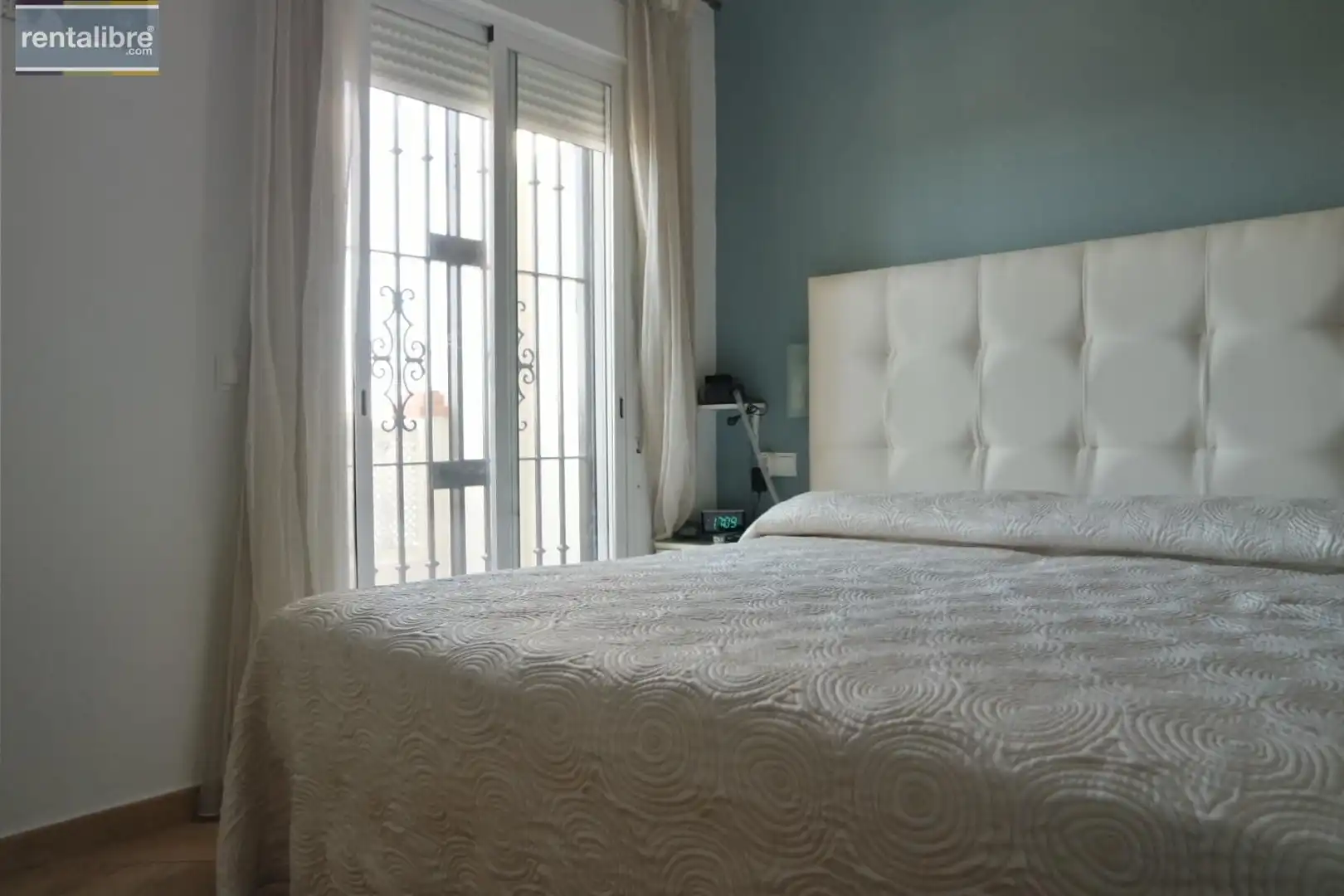 Habitación de Casa adosada en venta en Chipiona con Aire acondicionado, Calefacción y Terraza